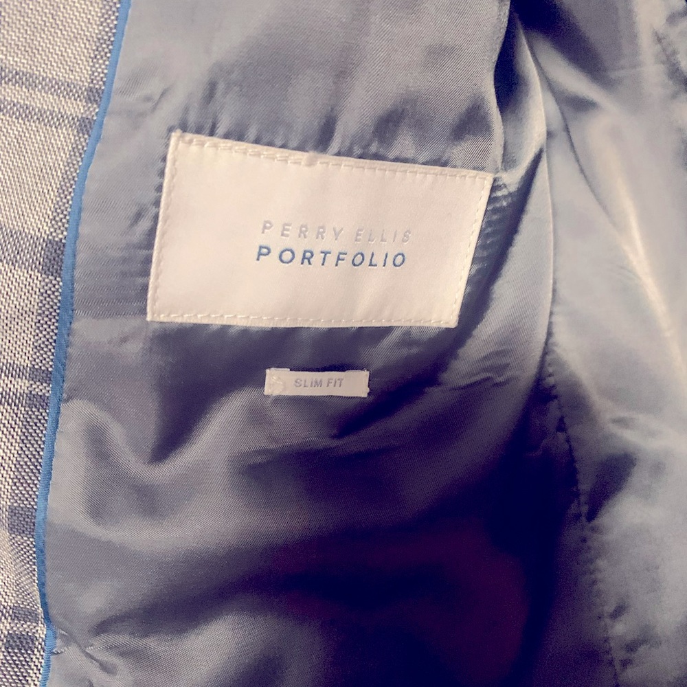 Men’s Blazers Size Large Slim Fit (40-42) Roll-Up Sleeves, Suede Arm Patches.